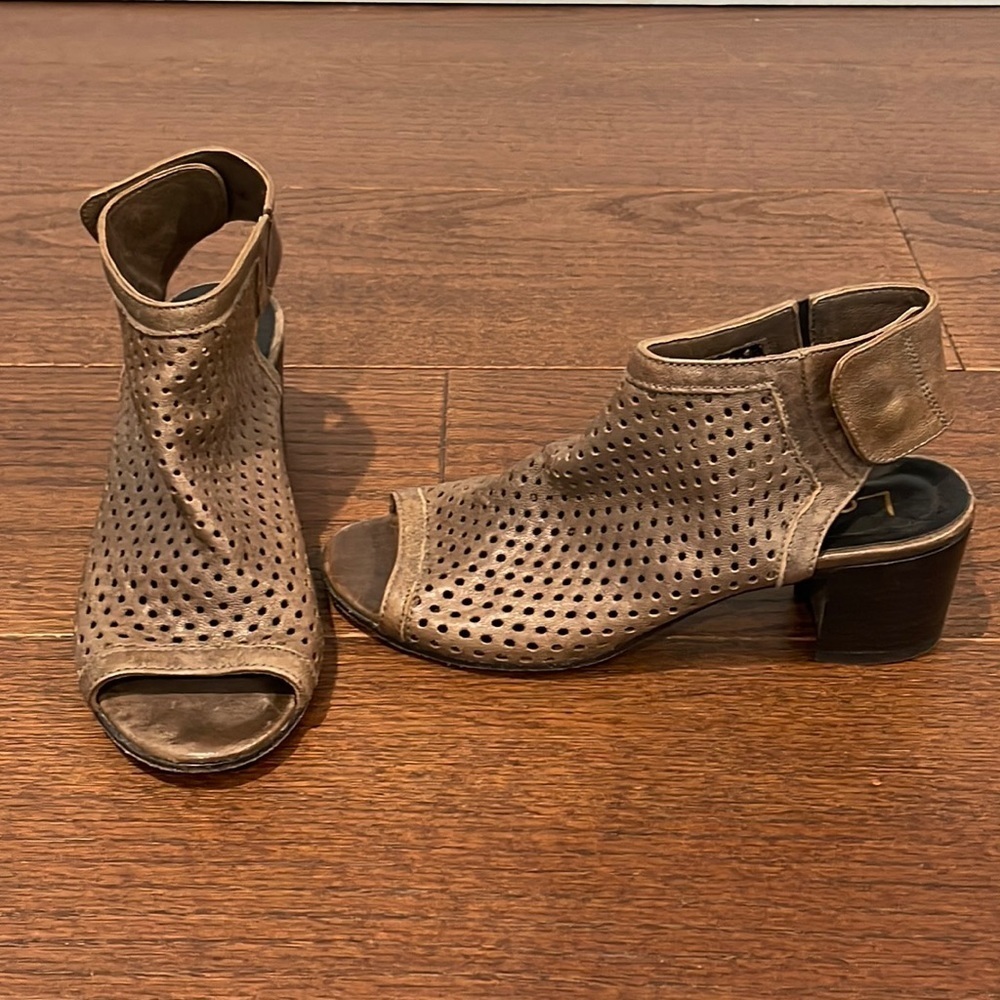 Lemare Women’s Brown Peep Toe Heels Size 38/8